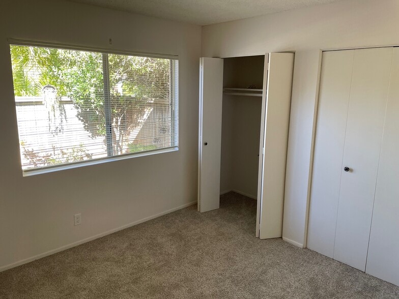 Building Photo - 7369 Elmhurst Pl