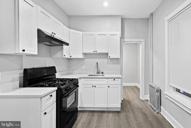 Building Photo - 3027 N Front St