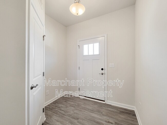 Building Photo - 111 Marthawood Ln