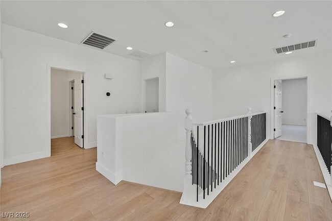 Building Photo - 2524 Flodden St