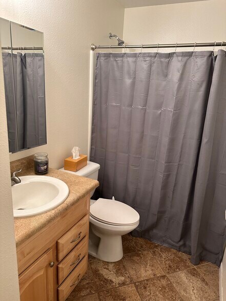 Building Photo - 344 S Estes St