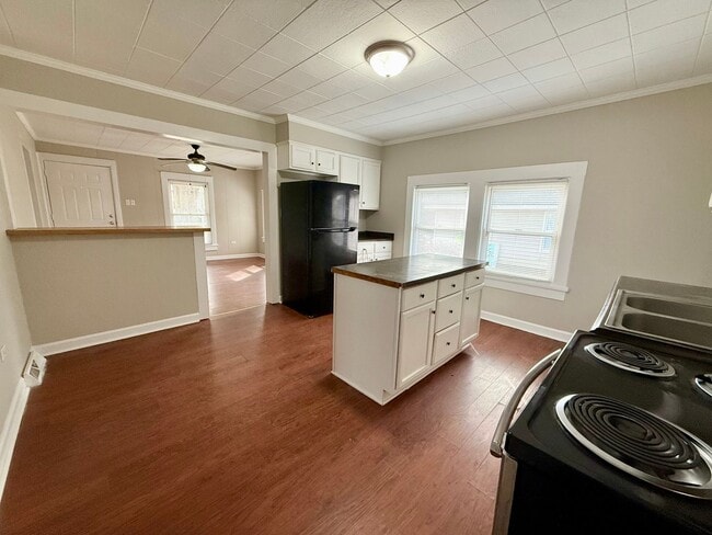 Building Photo - 409 N Crigler St