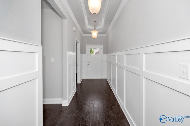Building Photo - 207 Blackwood Dr NW