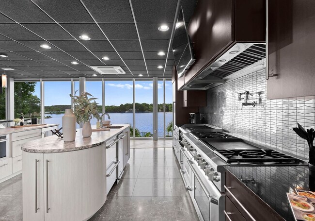 Building Photo - 8776 Harbor Cir