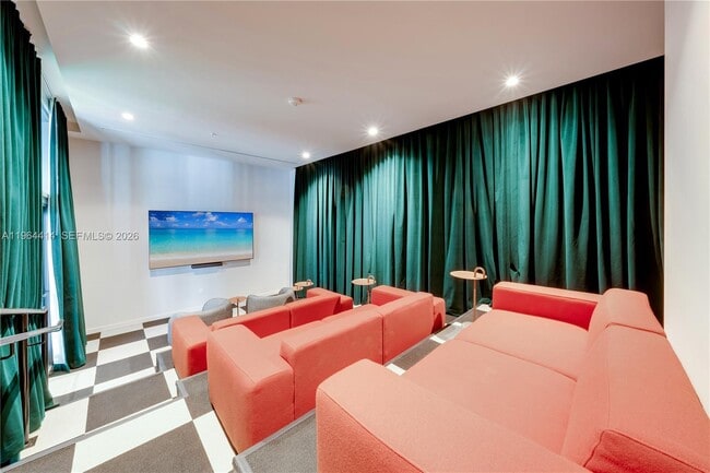 Building Photo - 11 NE 6th St