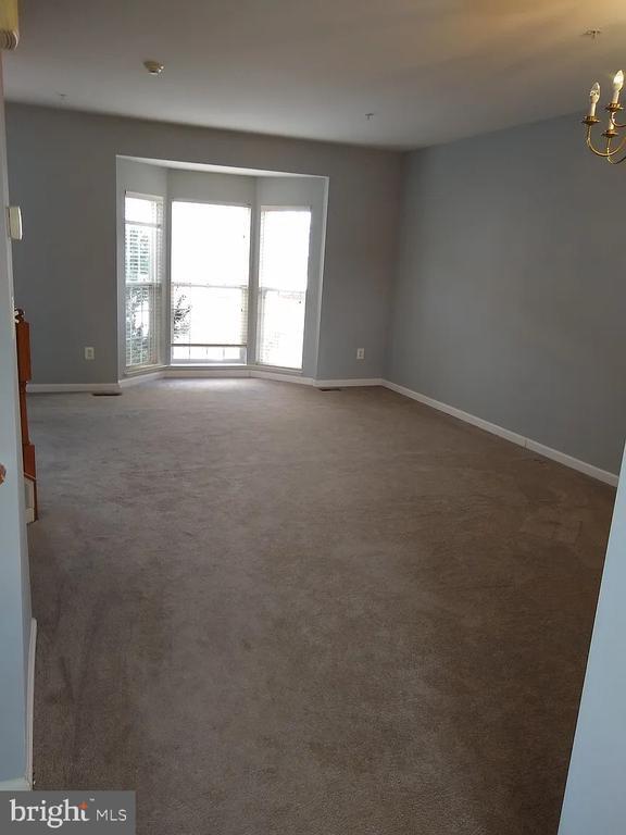 Building Photo - 9441 Birdhouse Cir