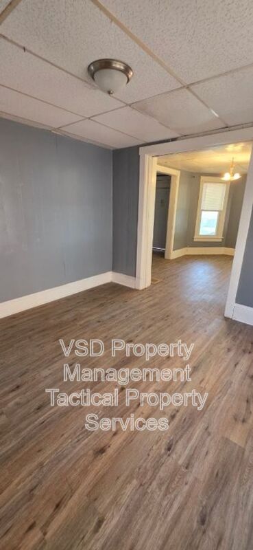 Building Photo - 1583 E 84th St