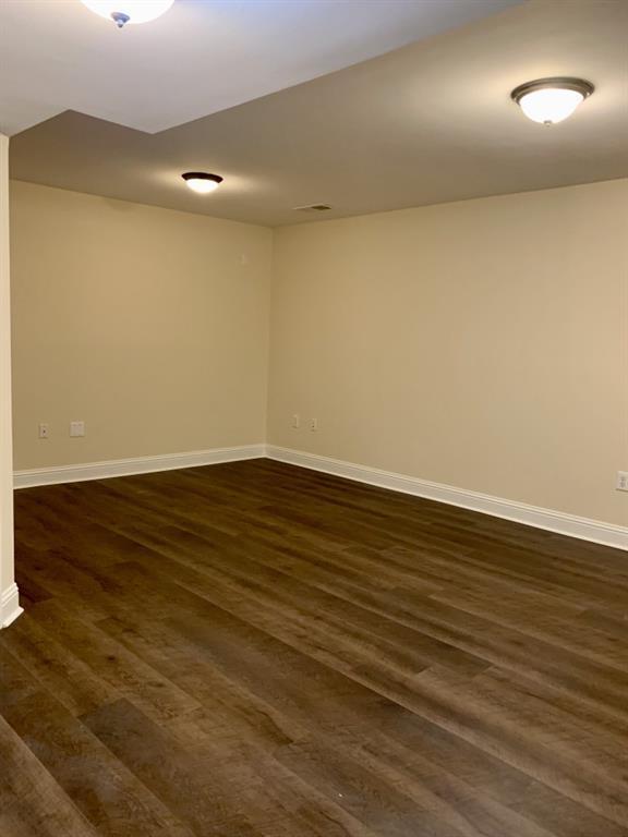 Building Photo - 5460 Glenridge View NE