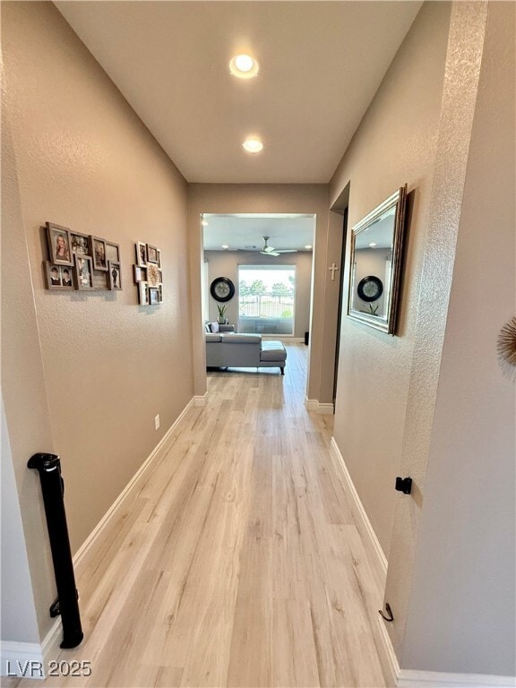 Building Photo - 4760 SE Clifftop Dr
