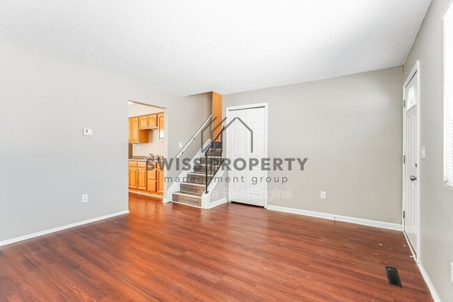 Building Photo - 5279 Lindora Dr