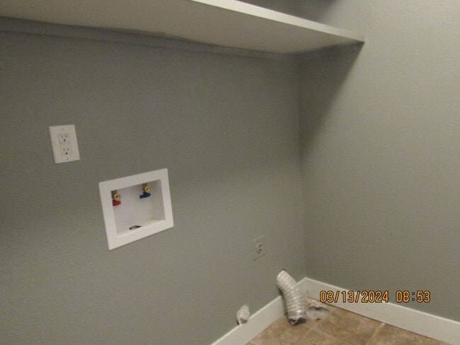 Building Photo - Single family residence in Rifle