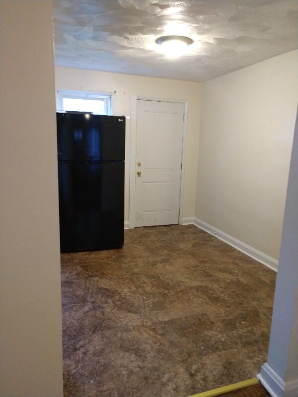 Building Photo - 923 Bonaparte Ave