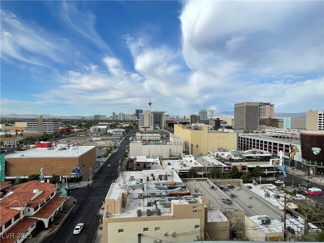 Building Photo - 150 S Las Vegas Blvd