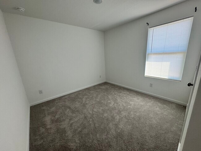 Building Photo - 3411 Rock Ml Dm