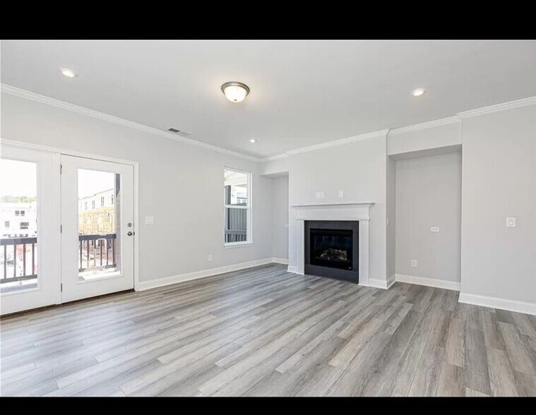 Building Photo - 913 Colton Dr