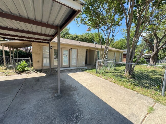 Building Photo - Cozy Living Near Rockwall Lake