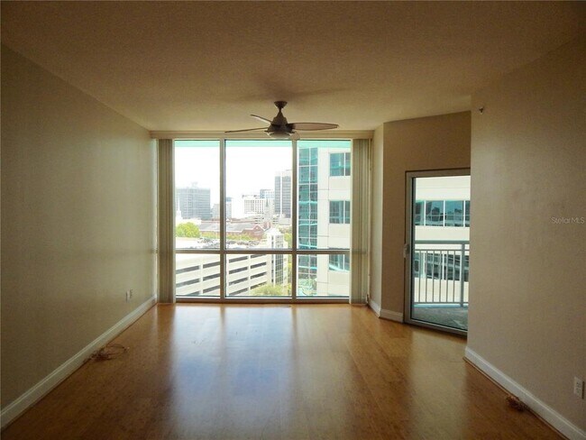 Building Photo - 322 E Central Blvd