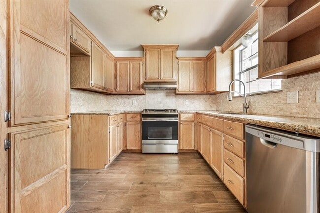 Building Photo - 12333 SW 12th St