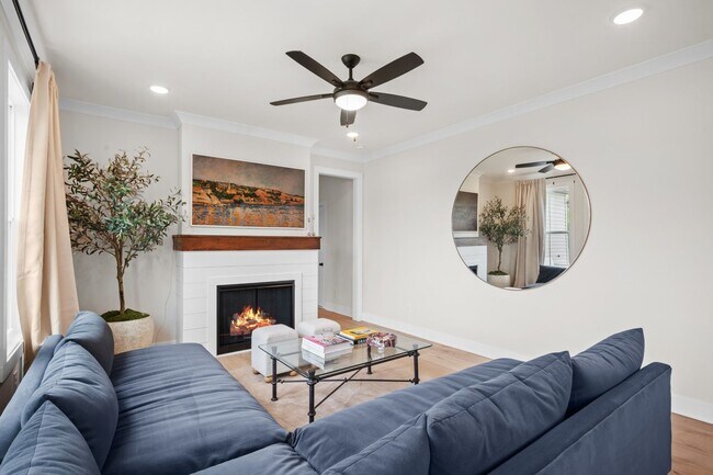 Building Photo - Modern 3 Bed on Nearly an Acre