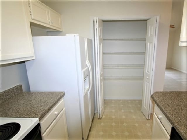 Building Photo - 2416 Bradfield Ct