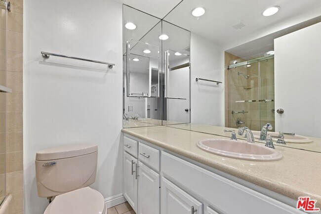 Building Photo - 4316 Marina City Dr