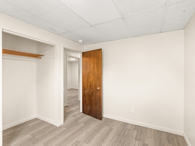 Building Photo - 515 S 11th Ave