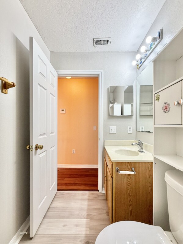 Building Photo - 1431 Teal Dr