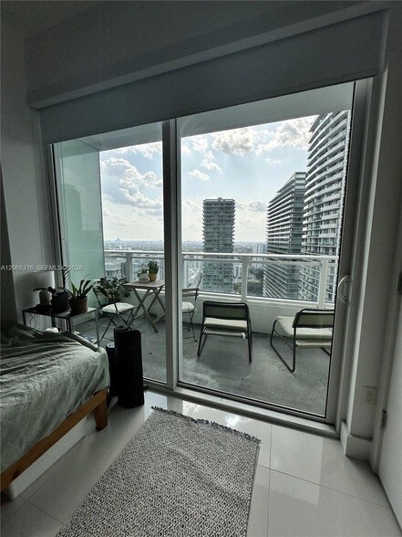 Building Photo - 1080 Brickell Ave