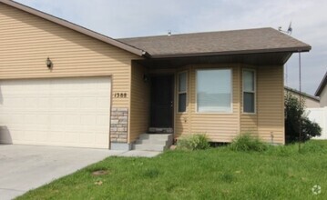 Building Photo - Twin Home In Ammon