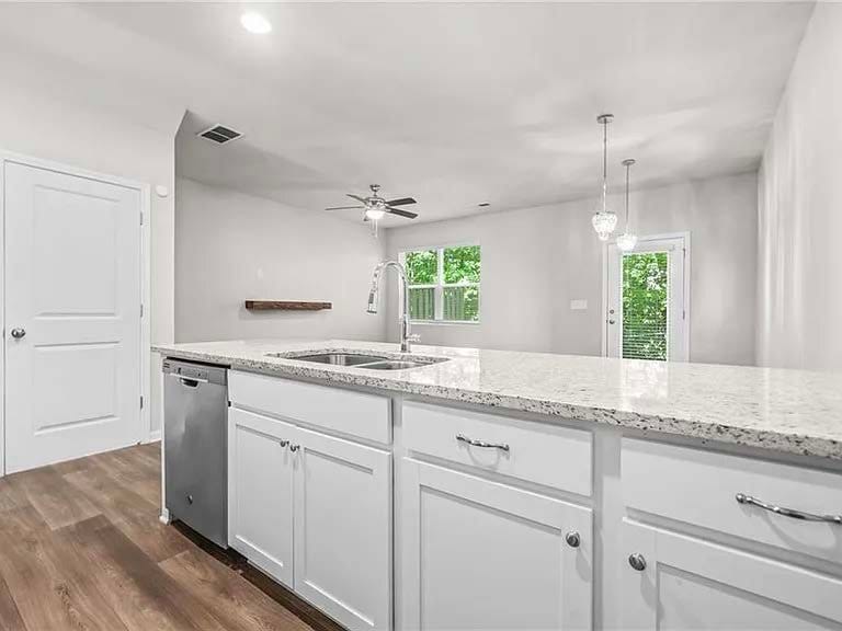 Building Photo - 3181 Meadowstone Ln SW