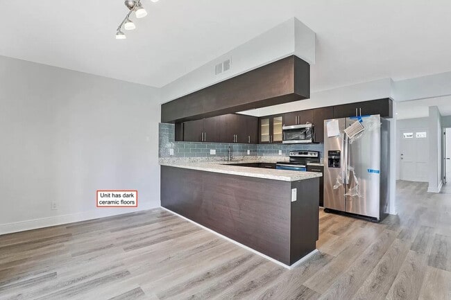 Building Photo - 2133 NE 56th Ct