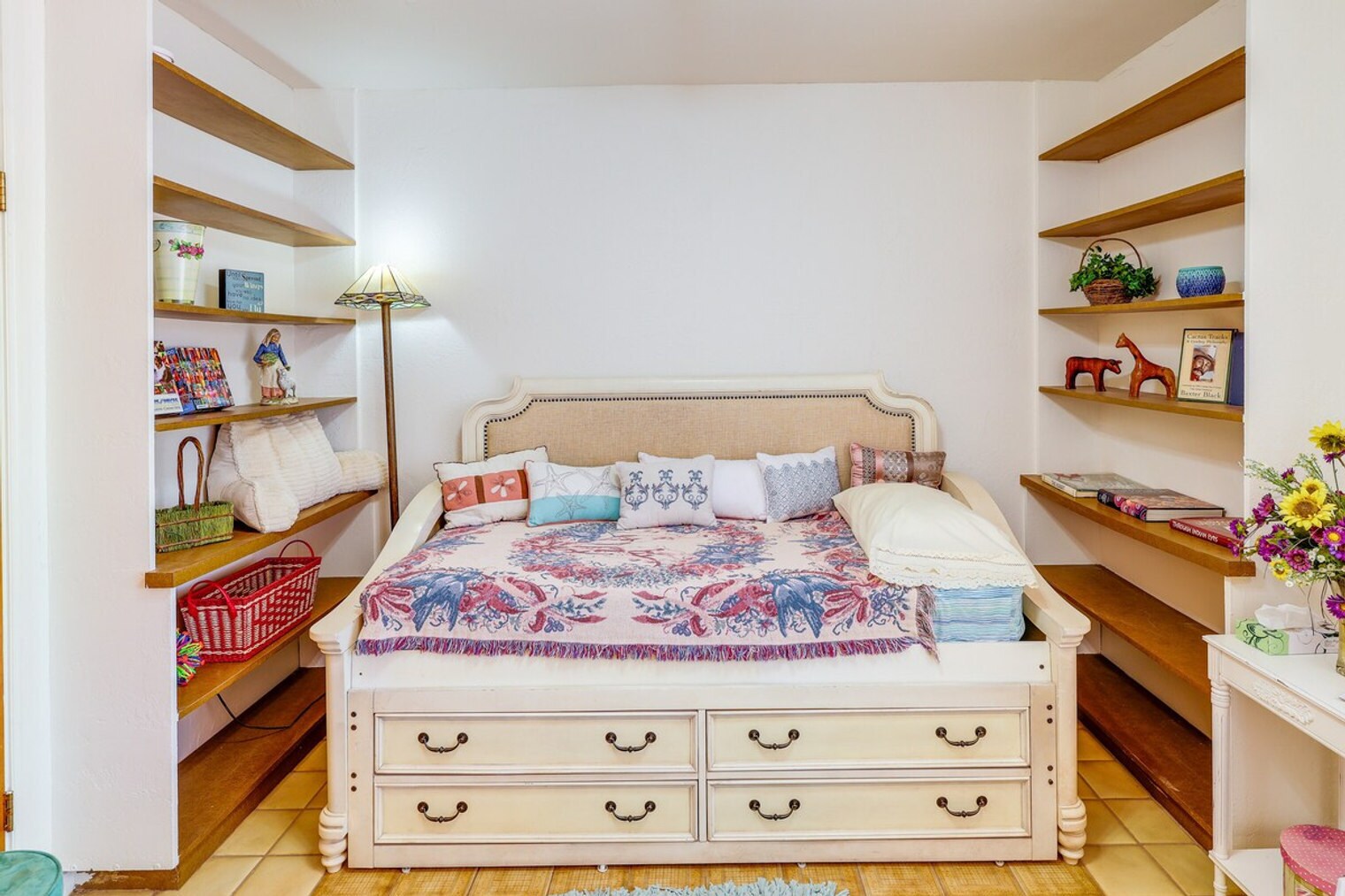 Building Photo - 331 W Windsor Ave