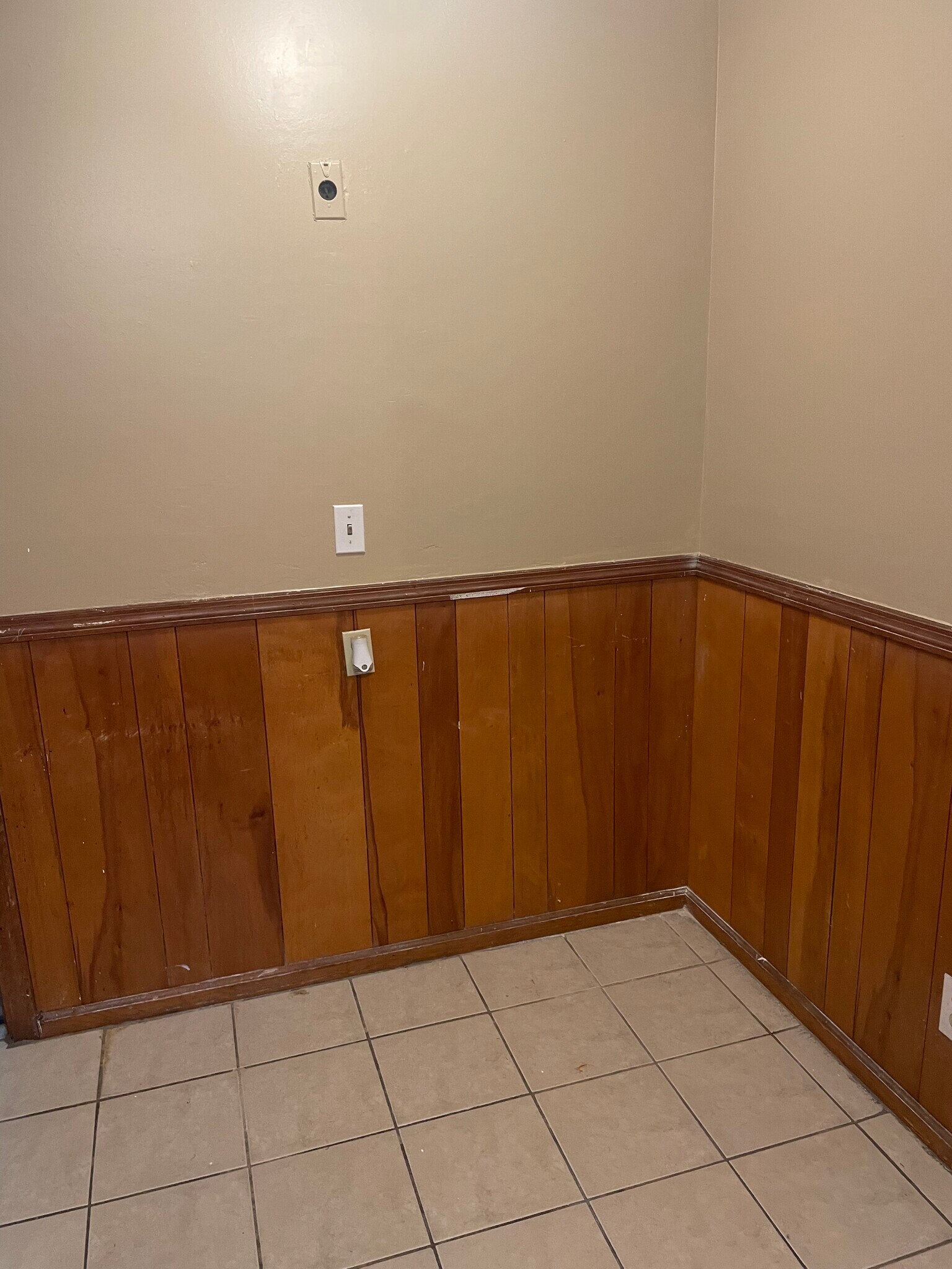 Eat in Kitchen - 4193 Dunmore Rd