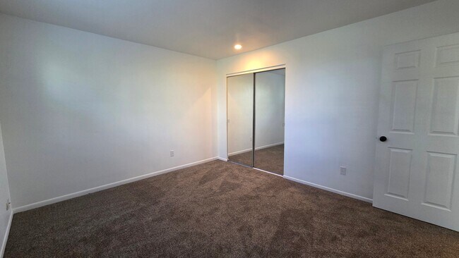 Building Photo - 2205 Friendship Cir