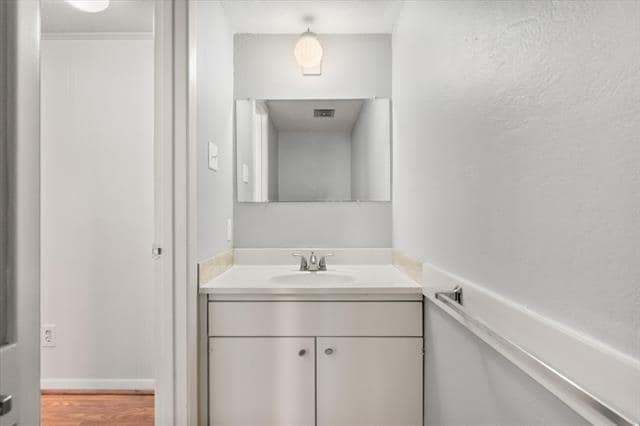 Building Photo - 376 Westview Terrace