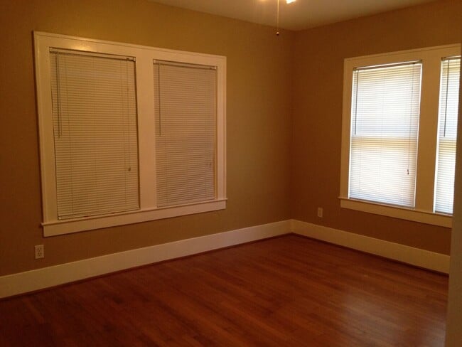 Building Photo - 1719 Dunlavy St