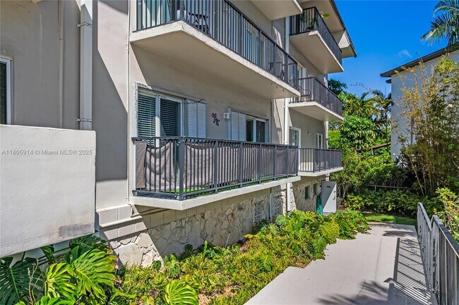 Building Photo - 6815 Edgewater Dr