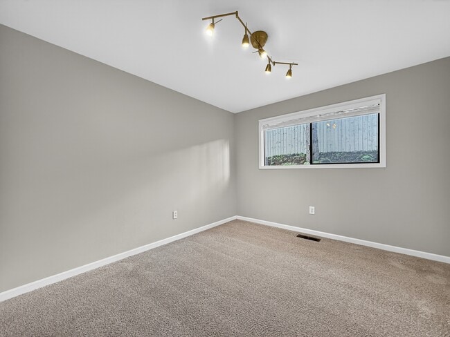 Building Photo - 11706 NE 98th St