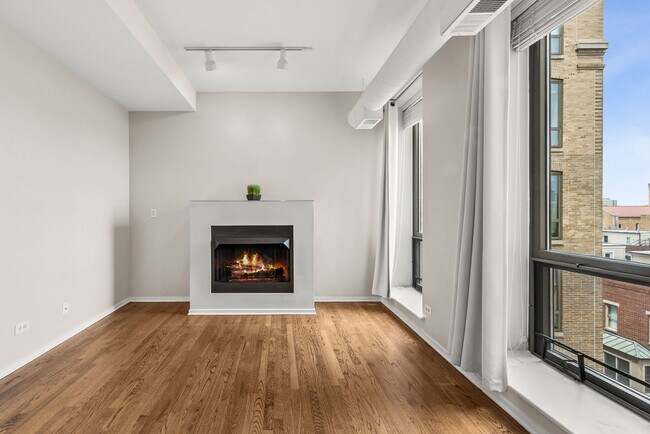 Building Photo - 811 S Lytle St