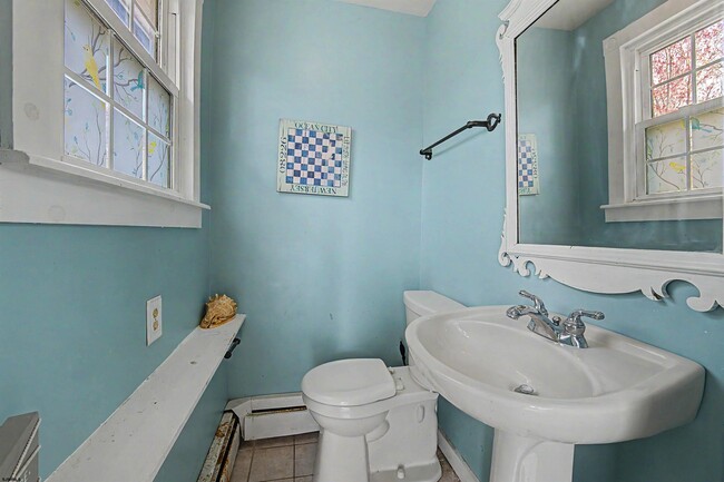 Building Photo - 615 Shore Rd