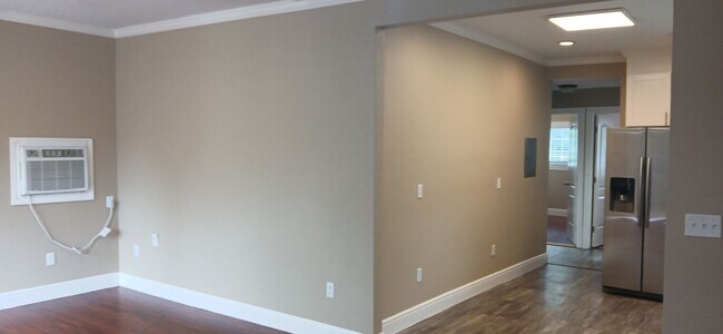 Building Photo - 720-722s