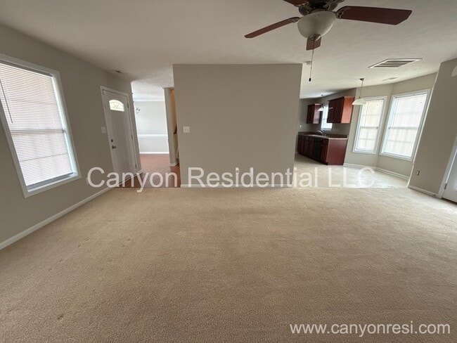 Building Photo - 3628 Crosswinds Dr