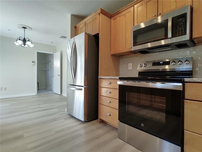 Building Photo - 516 Ellsworth St