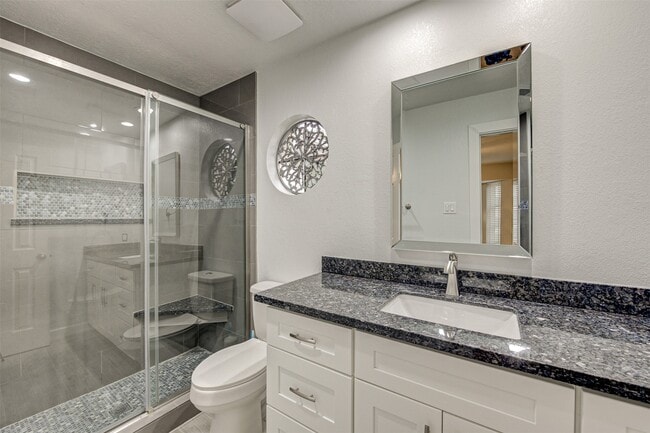 Building Photo - 3422 Mesquite Dr