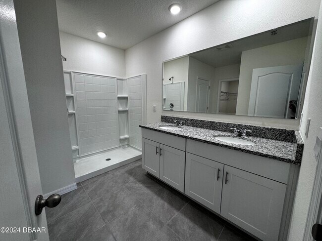 Building Photo - 2790 Fermoy Dr