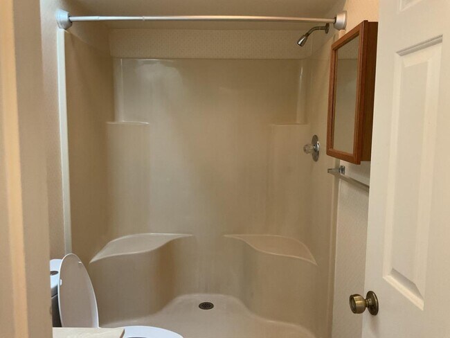 Building Photo - 604 Gleneagles Dr