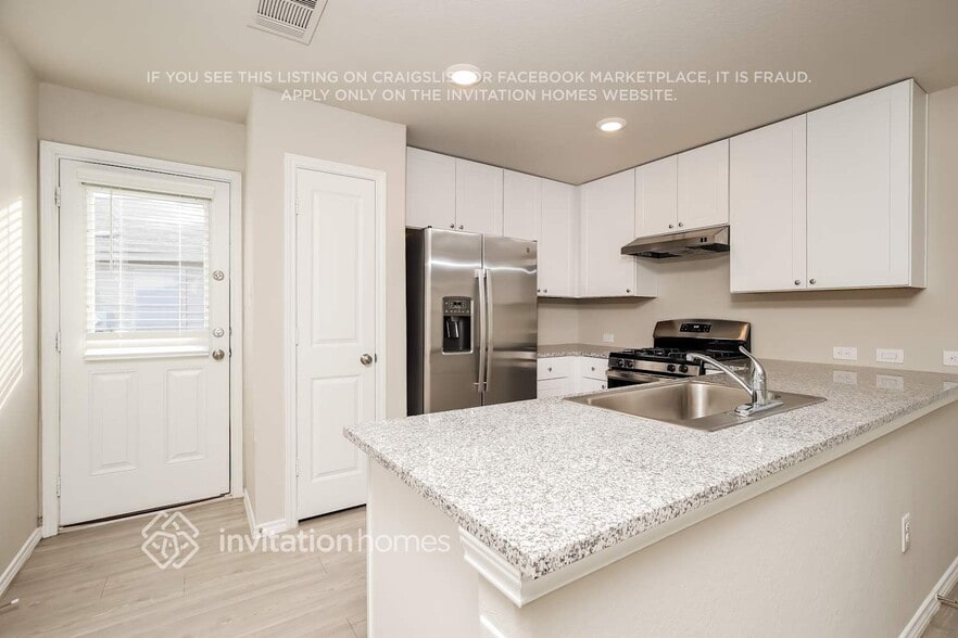 Building Photo - 13715 Bucket Way