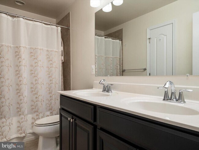Building Photo - 7812 Sunhaven Way