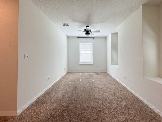 Building Photo - Windermere Landings Highly Desirable 3/2.5 Home...Beautifully Upgraded (2139 sq ft)! MUST SEE!