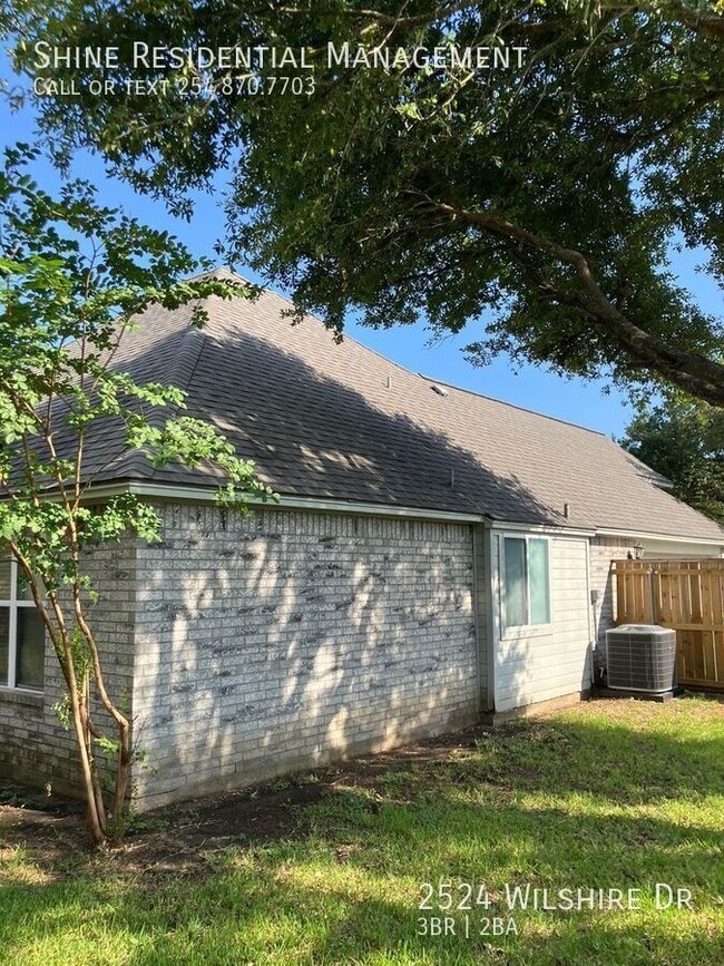 Building Photo - 2524 Wilshire Dr